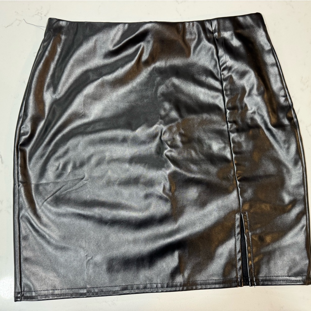 Elegant Black Leather Skirt